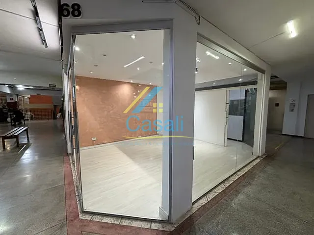 Sala com 22m², à venda ou para alugar, no bairro Centro em São Roque