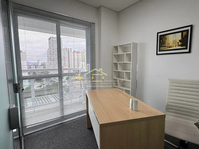 Sala à venda, no bairro Vila Leopoldina em São Paulo