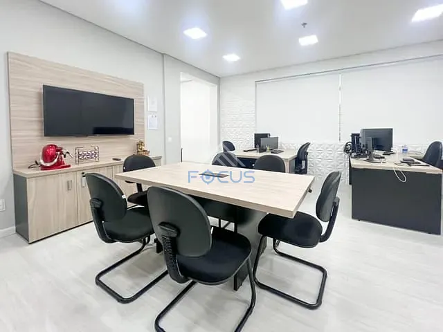 Sala com 41m², à venda, no bairro Anhangabaú em Jundiaí