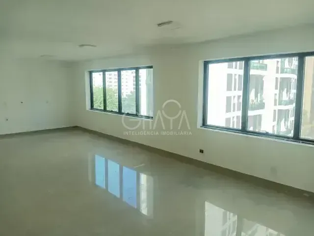Sala à venda ou para alugar, no bairro Moema em São Paulo