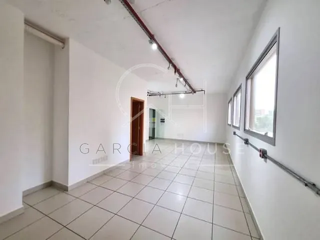 Sala à venda ou para alugar, no bairro Jardim Botânico em Ribeirão Preto
