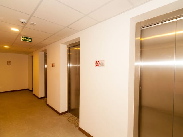 Sala à venda, no bairro Mata da Praia em Vitória