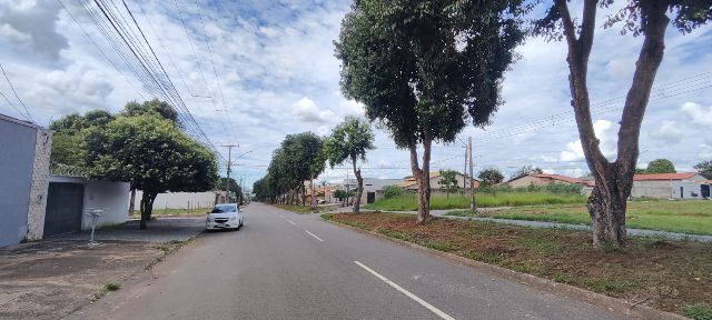 Sala com 200m², para alugar, no bairro Jardim Mariliza em Goiânia