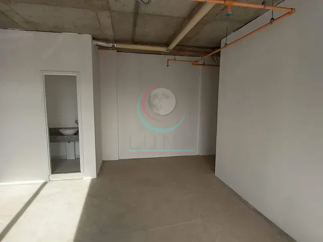 Sala à venda, no bairro Chácara Santo Antônio (Zona Sul) em São Paulo
