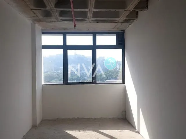 Sala à venda, no bairro São Cristóvão em Rio de Janeiro