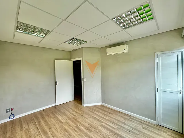 Sala à venda, no bairro Granja Viana em Cotia
