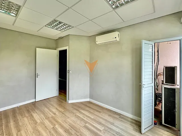 Sala à venda, no bairro Granja Viana em Cotia
