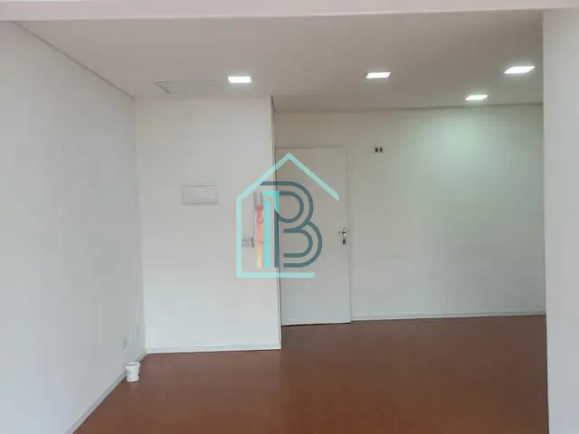 Sala com 36m², para alugar, no bairro Vila das Palmeiras em Guarulhos
