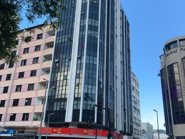 Sala com 80m², à venda, no bairro Centro em Juiz de Fora