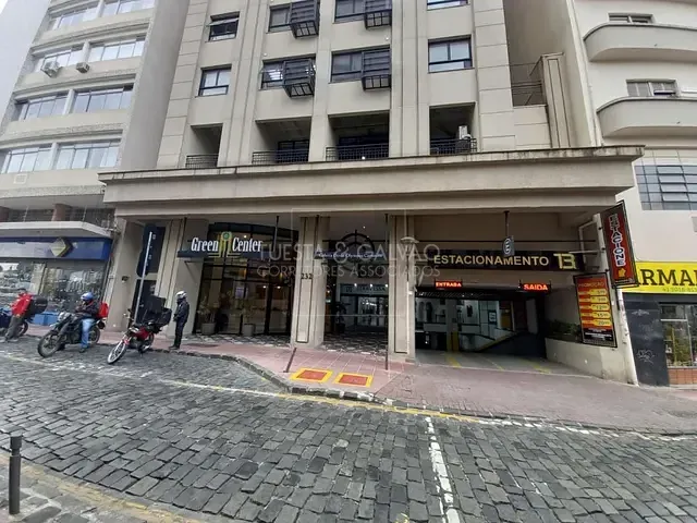 Sala com 26m², à venda, no bairro Centro em Curitiba