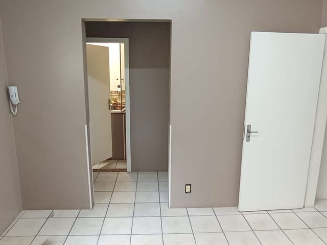 Sala com 102m², para alugar, no bairro Centro em Florianópolis