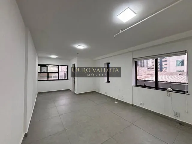Sala à venda, no bairro Itaim Bibi em São Paulo