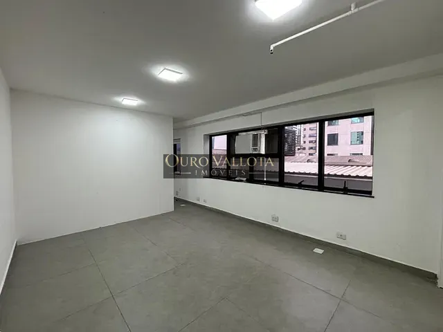 Sala à venda, no bairro Itaim Bibi em São Paulo