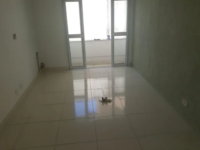 Sala à venda, no bairro Vila Gilda em Santo André