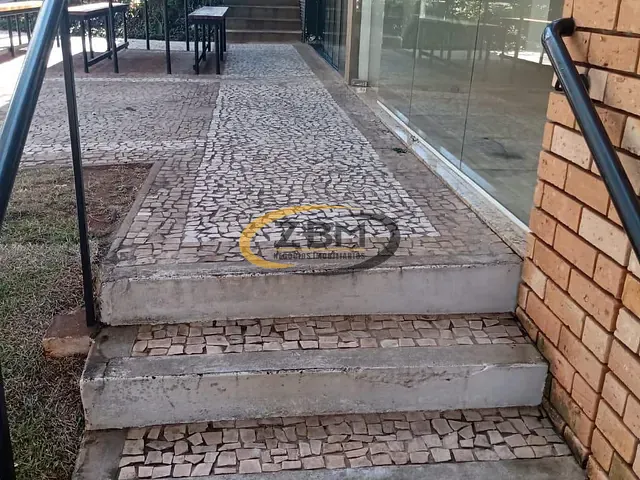 Sala para alugar, no bairro Centro em Londrina