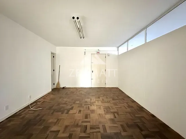 Sala com 106m², para alugar, no bairro Centro (Blumenau) em Blumenau