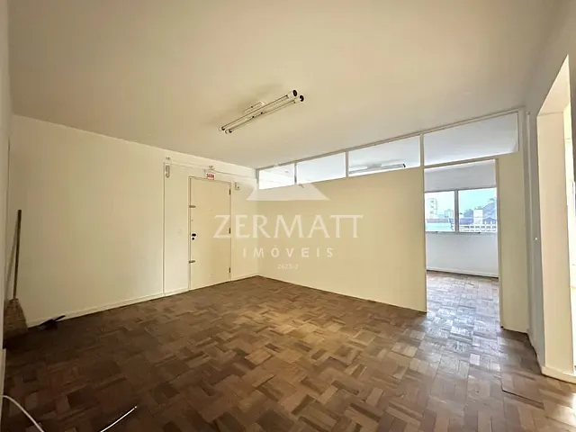 Sala com 106m², para alugar, no bairro Centro (Blumenau) em Blumenau