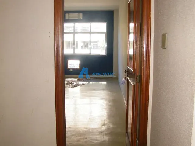 Sala com 36m², para alugar, no bairro Penha Circular em Rio de Janeiro