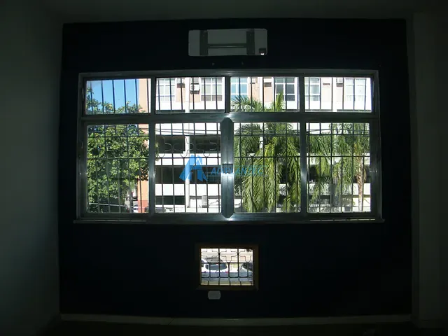 Sala com 36m², para alugar, no bairro Penha Circular em Rio de Janeiro