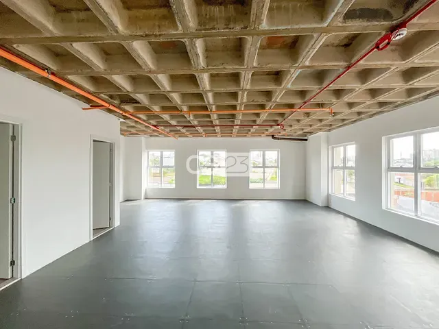 Sala à venda ou para alugar, no bairro Bela Suiça em Londrina