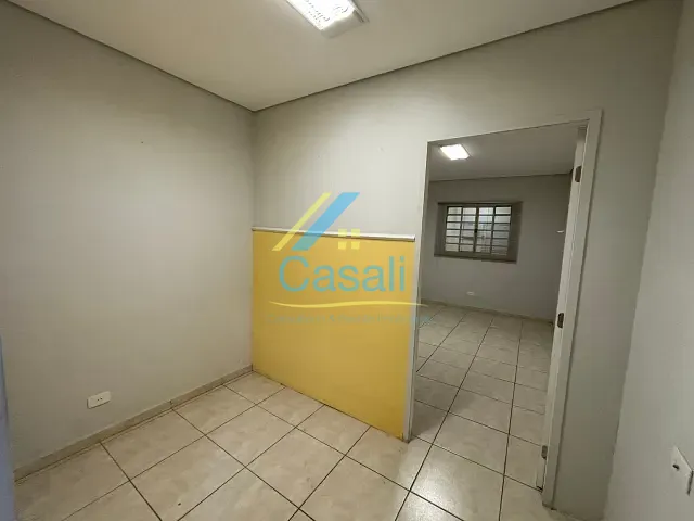 Sala à venda ou para alugar, no bairro Centro em São Roque