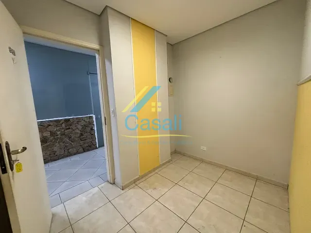 Sala à venda ou para alugar, no bairro Centro em São Roque