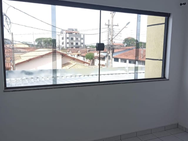 Sala com 39m², para alugar, no bairro Parque São Domingos em Pindamonhangaba