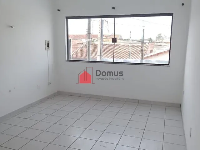 Sala com 39m², para alugar, no bairro Parque São Domingos em Pindamonhangaba