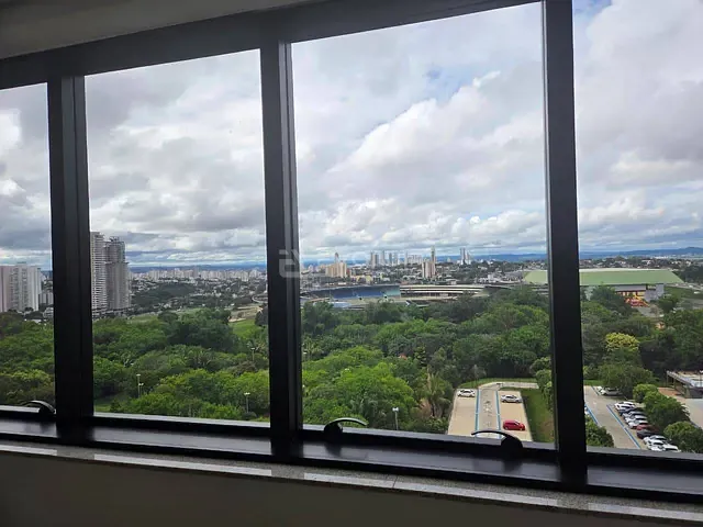Sala para alugar, no bairro Jardim Goiás em Goiânia