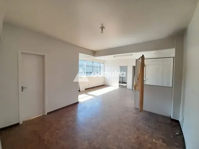 Sala à venda ou para alugar, no bairro Centro em Ponta Grossa