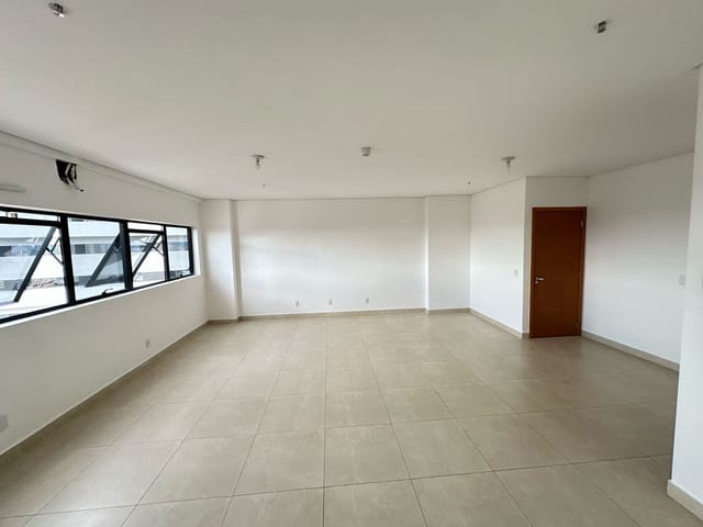 Sala à venda, no bairro Vila Brasília Complemento em Aparecida de Goiânia
