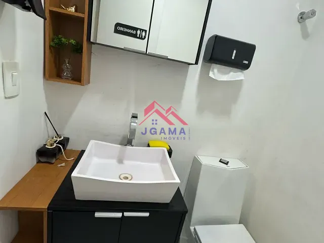 Sala à venda, no bairro Cidade Intercap em Taboão da Serra