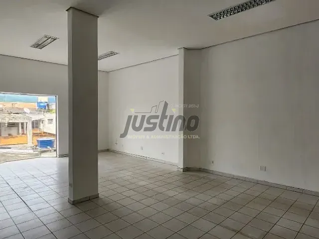 Sala com 92m², para alugar, no bairro Centro em Peruíbe
