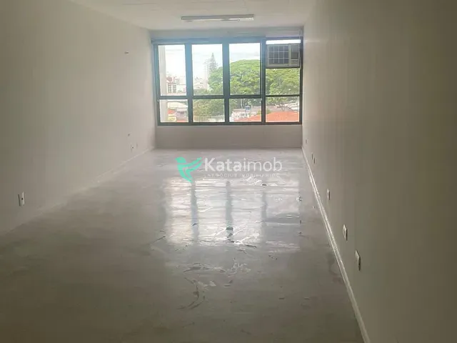 Sala à venda, no bairro Vila Mariana em São Paulo