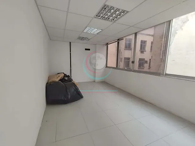 Sala para alugar, no bairro República em São Paulo