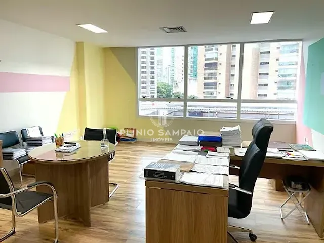 Sala com 37m², à venda, no bairro Enseada do Suá em Vitória