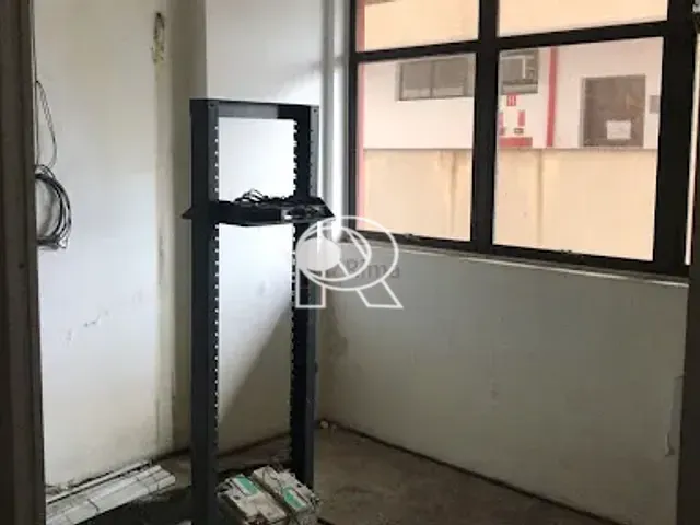 Sala com 46m², para alugar, no bairro Centro em Registro