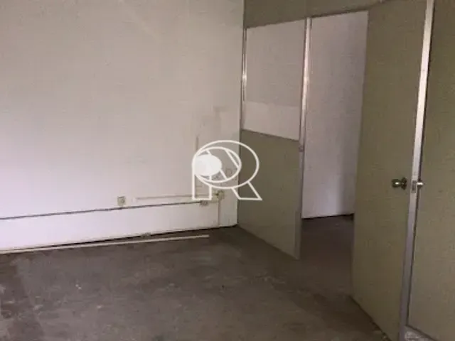 Sala com 46m², para alugar, no bairro Centro em Registro