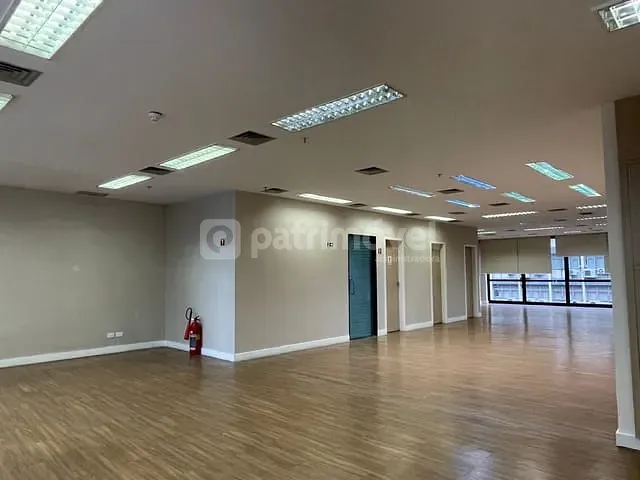 Sala com 229m², para alugar, no bairro Centro em Rio de Janeiro