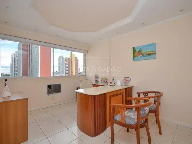 Sala com 80m², à venda, no bairro Centro em Curitiba
