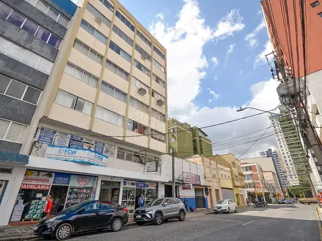 Sala com 80m², à venda, no bairro Centro em Curitiba