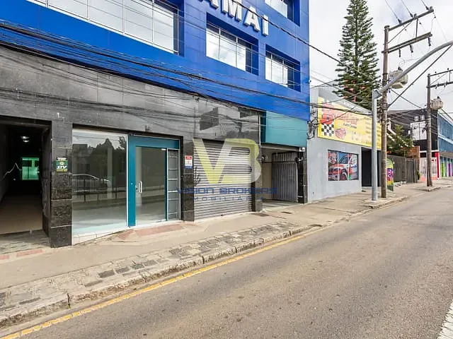 Sala com 83m², para alugar, no bairro Rebouças em Curitiba