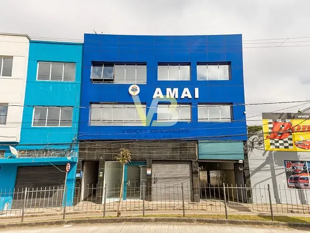 Sala com 83m², para alugar, no bairro Rebouças em Curitiba