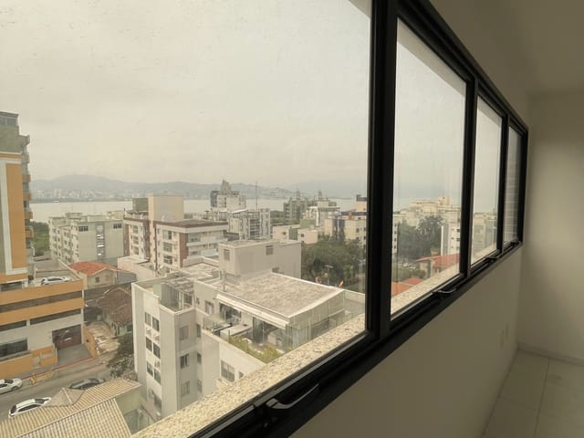 Sala com 57m², à venda, no bairro Coqueiros em Florianópolis