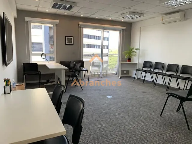 Sala com 38m², à venda, no bairro Vila Leopoldina em São Paulo