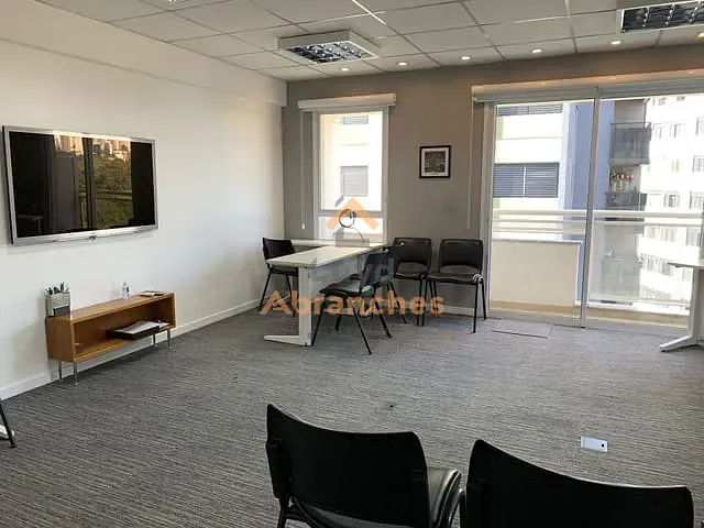 Sala com 38m², à venda, no bairro Vila Leopoldina em São Paulo