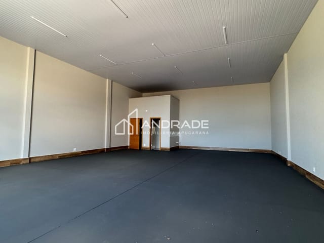 Sala com 130m², à venda ou para alugar, no bairro Parque Industrial Zona Oeste II em Apucarana