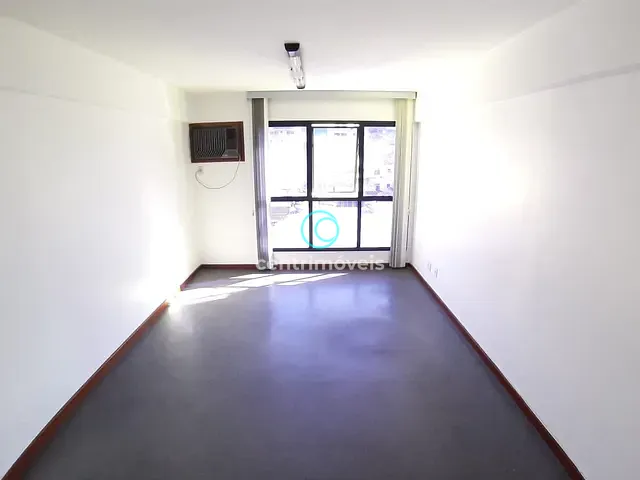 Sala à venda, no bairro Vila Isabel em Rio de Janeiro