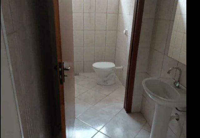 Sala com 15m², para alugar, no bairro São Benedito  em Pindamonhangaba