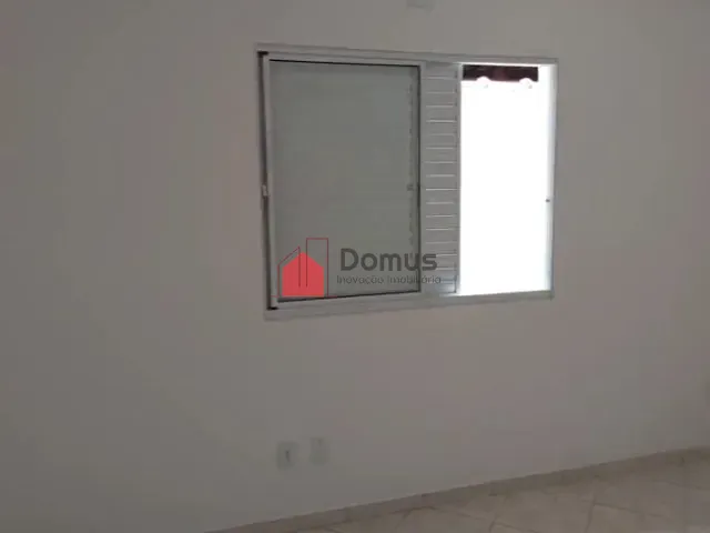 Sala com 15m², para alugar, no bairro São Benedito  em Pindamonhangaba
